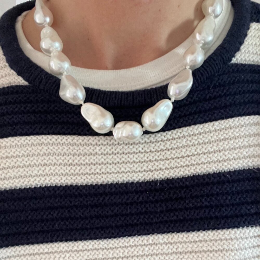 Lisa Says Gah Mer Necklace (Faux) Pearl